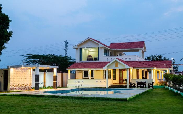 Bliss Farm Stays - Iris