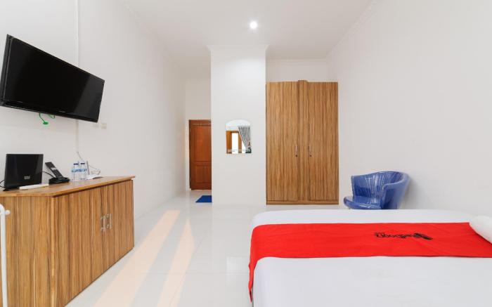 RedDoorz Syariah @ Sakura Hotel Duren Sawit