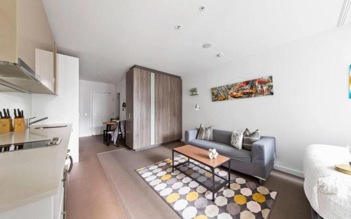 A Stylish CBD Studio Right Next to Southern Cross