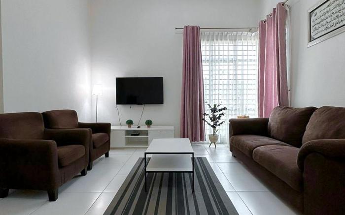 Cosy House For Family/Group In Bkt Beruang Melaka