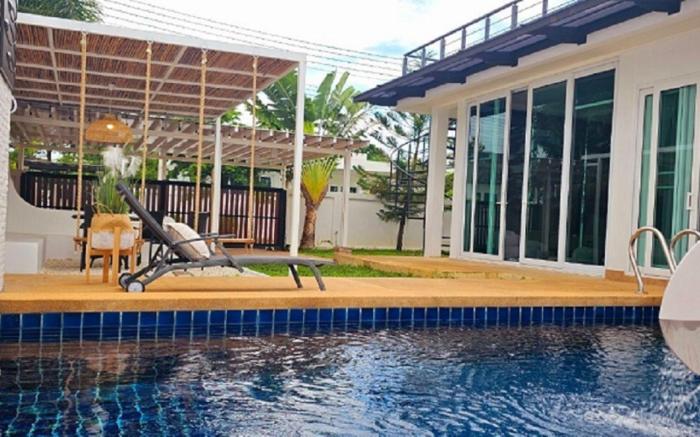 Arom D Pool Villa Pattaya by May