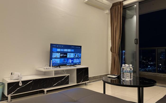 City Night View Highfloor 2br R&F Princess Cove