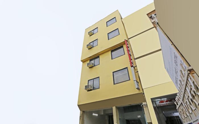 Iconic Stay Delhi Airport