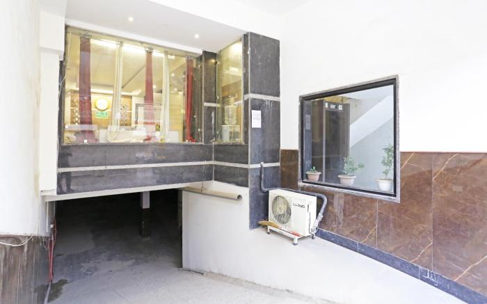 Iconic Stay Delhi Airport