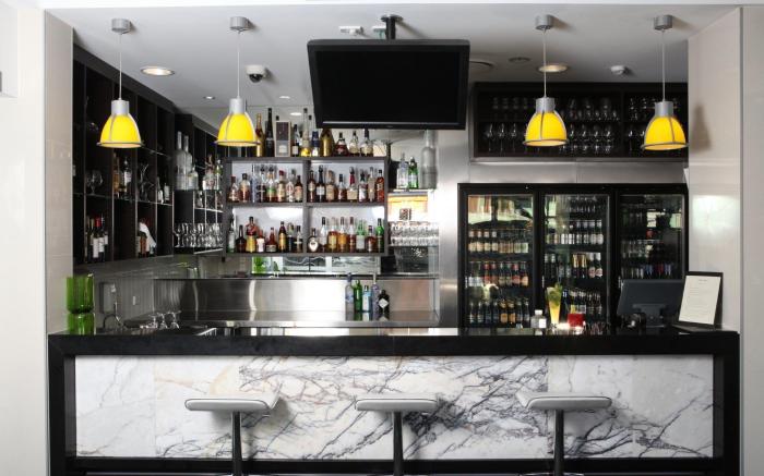 Jephson Hotel & Apartments