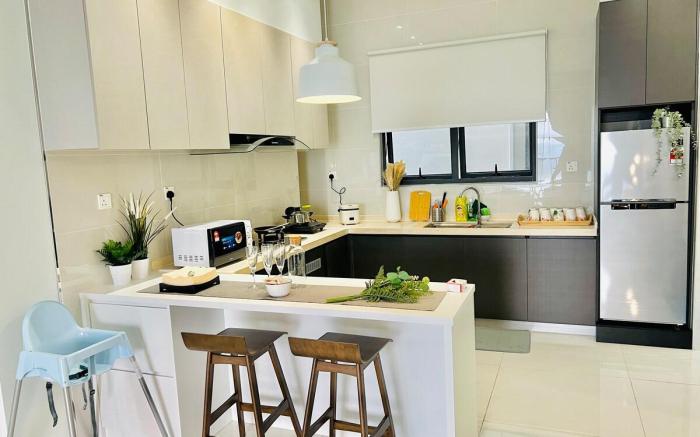 RoyalStrand Seaside Sanctuary 3BR@DangaBay 8-13pax