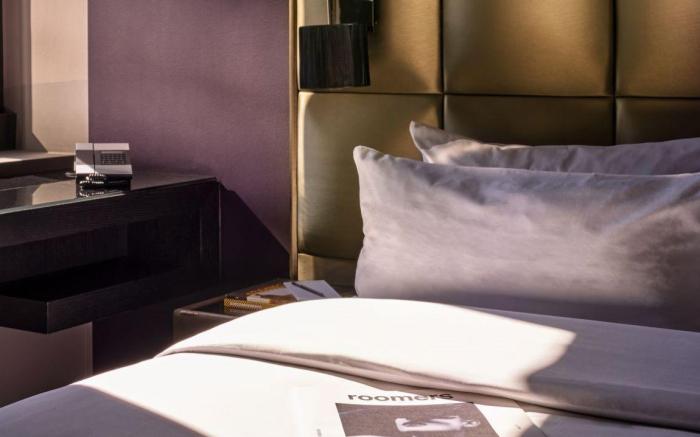 Roomers Frankfurt Central, Autograph Collection