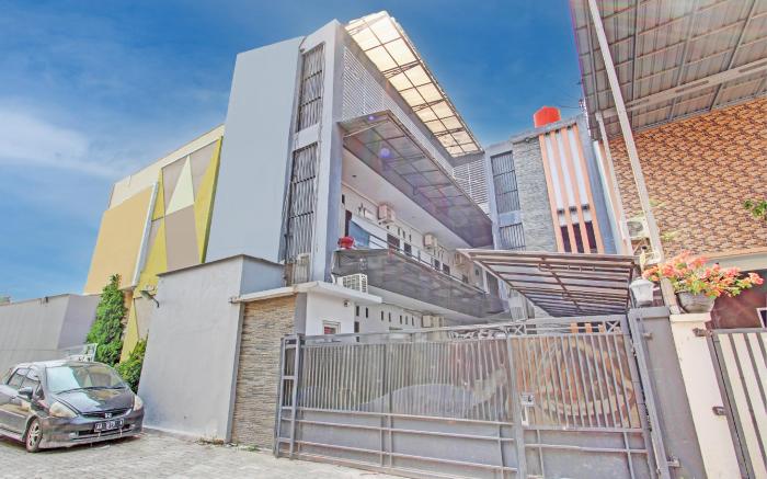 OYO 93209 Guest House Cemara 3