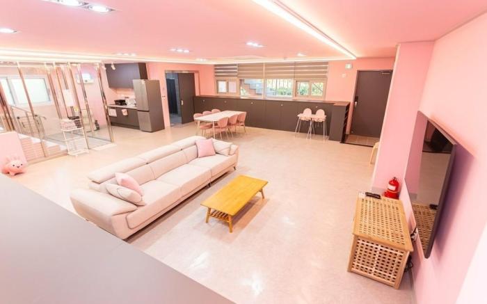 Yeonhuijae Kids Pool Villa Naewonsa Branch