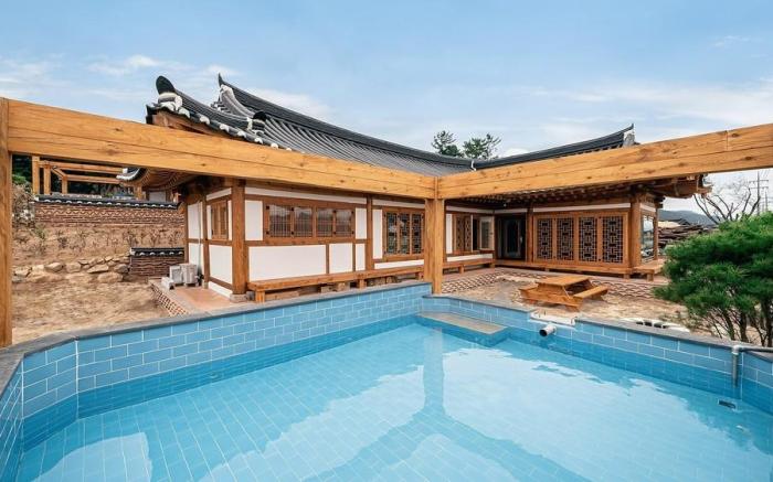 Gyeongju Ojae Hanok Pool Villa