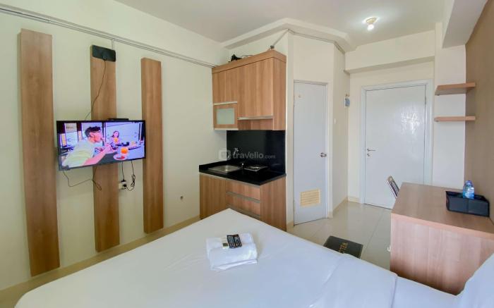 Comfort Studio at Green Pramuka City By Travelio