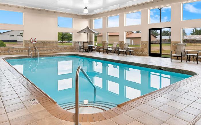 Heartland Inn & Suites, SureStay Collection by Best Western