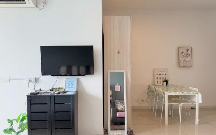 Rainforest City House Paradigm Skudai & UTM. TVBox
