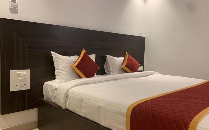 G R B Hotels Aishwarya Grand