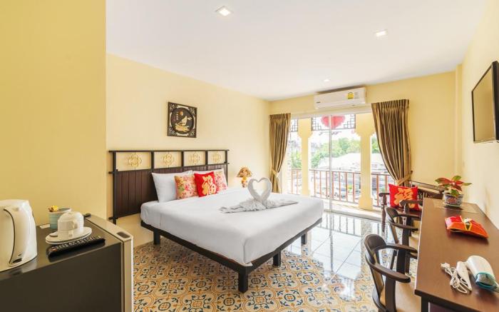 Le Hua Hotel