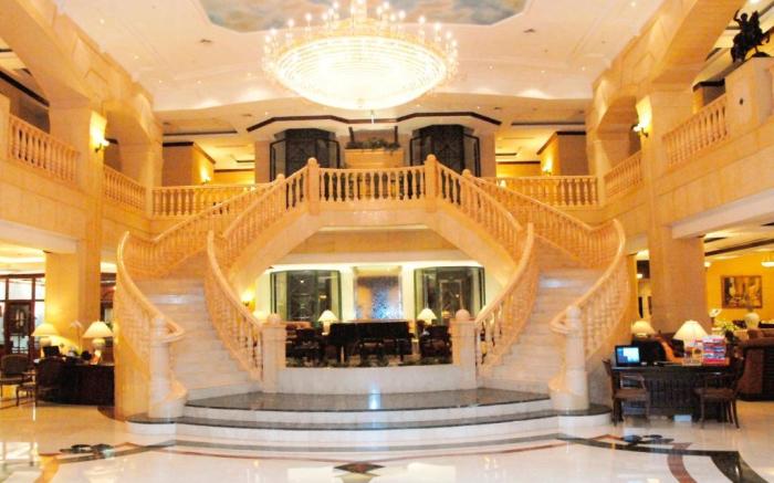 Knight Castle Hotel