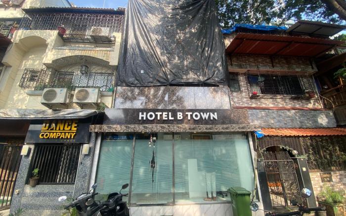 Hotel B Town Near Kokilaben Hospital