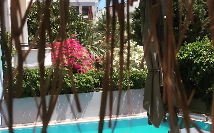 Berry Bella Hotel