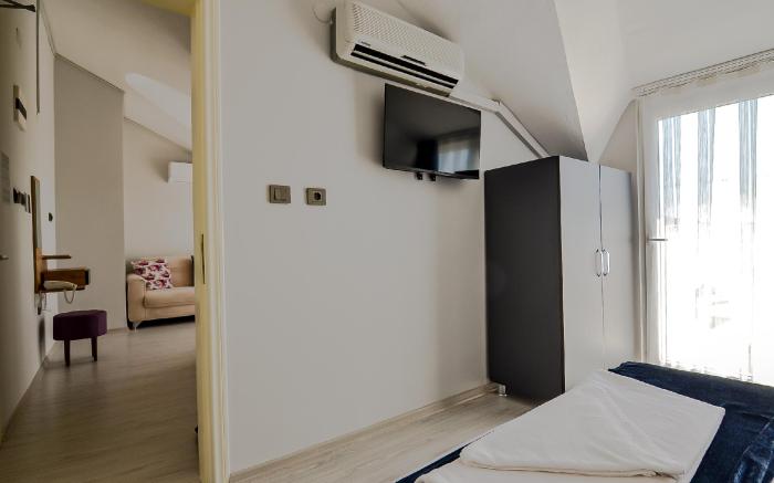 Berry Bella Hotel