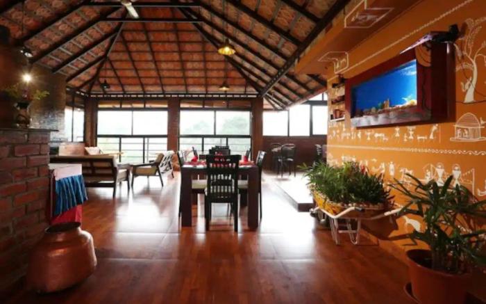 Girassol Service Villa