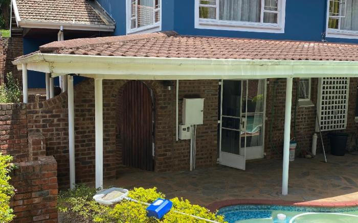 Comrades Oasis Guest House 