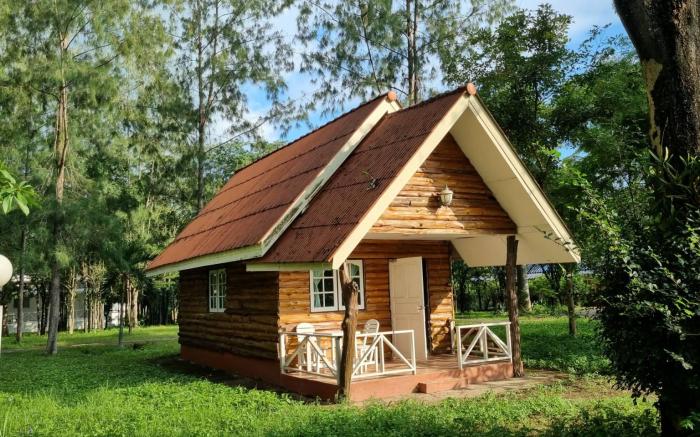 The Golden View Resort Suan Phueng