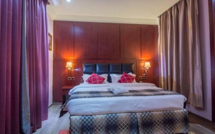 Grand Pela Hotel And Suites