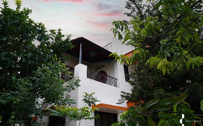 Reed Field Villa, Alibag