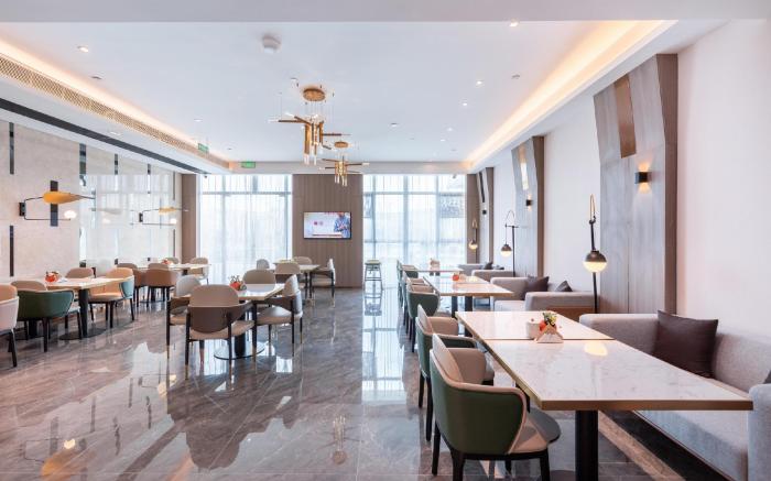 Atour Hotel Nanjing Pukou Economic Development Zone Qiaolin
