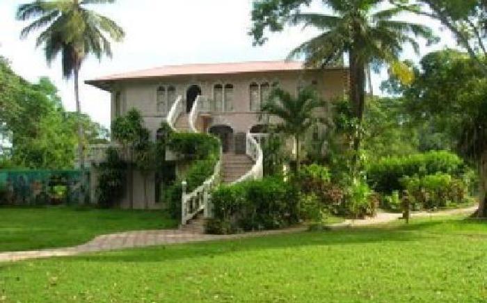 Banana Bank Lodge & Jungle Horseback Adventures