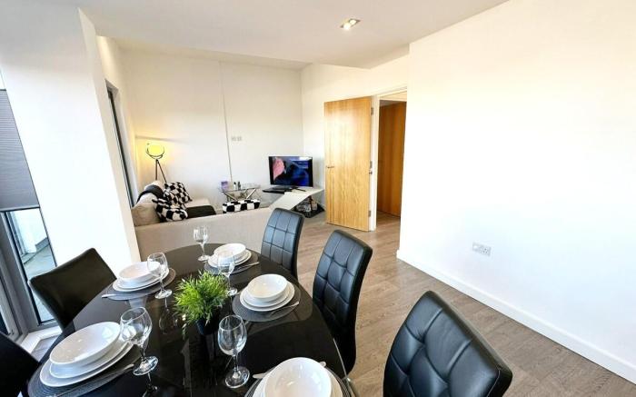 Contemporary Shoreditch Gem: 3-Bed Flat