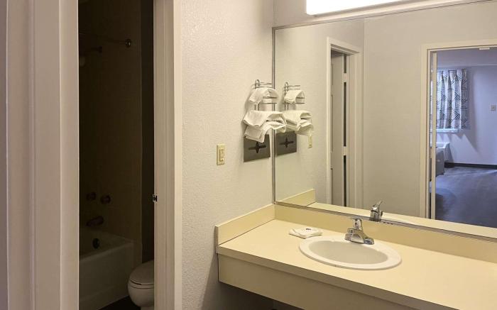 Motel 6 Sandersville, GA