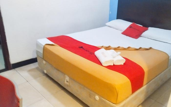 RedDoorz near Living Plaza Palembang