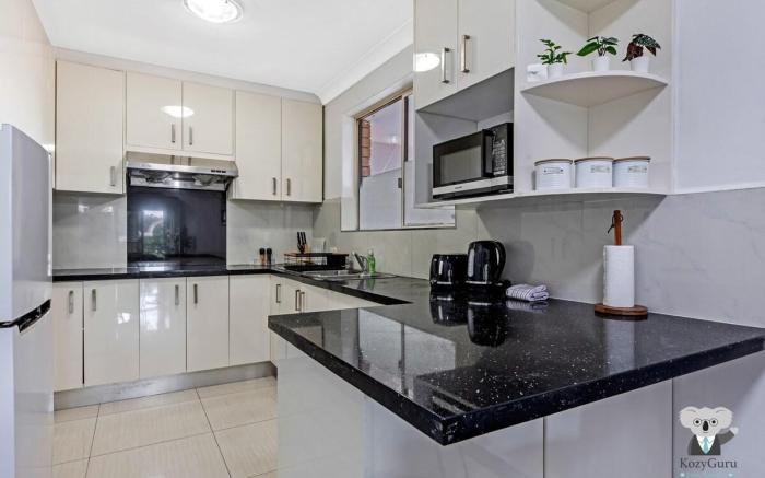 KozyGuru | Campsie | 2 Bed Spacious Apt
