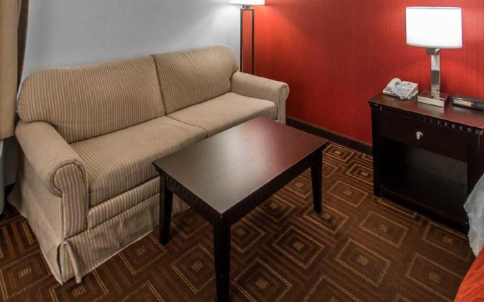 Quality Inn & Suites NJ State Capital Area