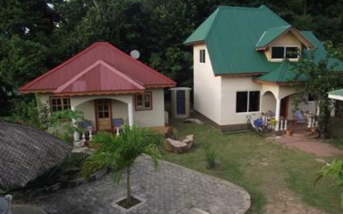 La Digue Island Bungalow