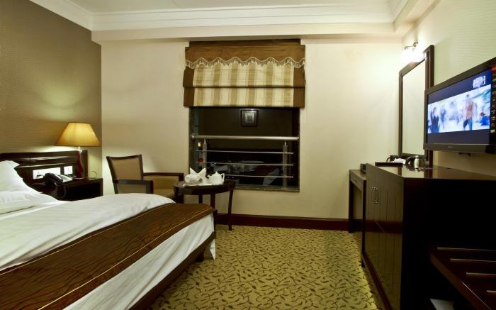 Hotel Gargee Grand