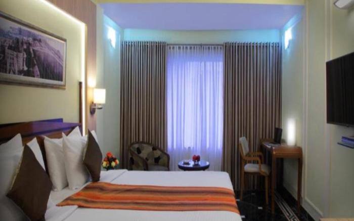 Hiltop Hotel