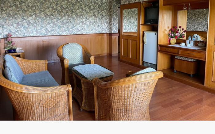 Sakol Grand Palace Hotel