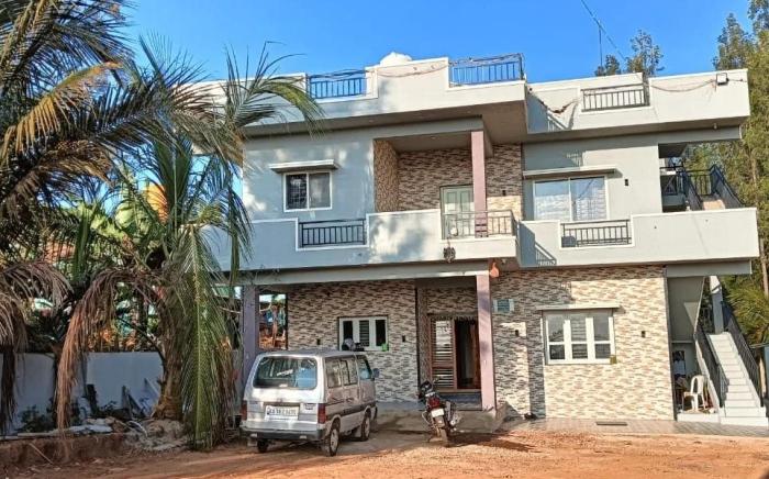 Giridhama homestay 