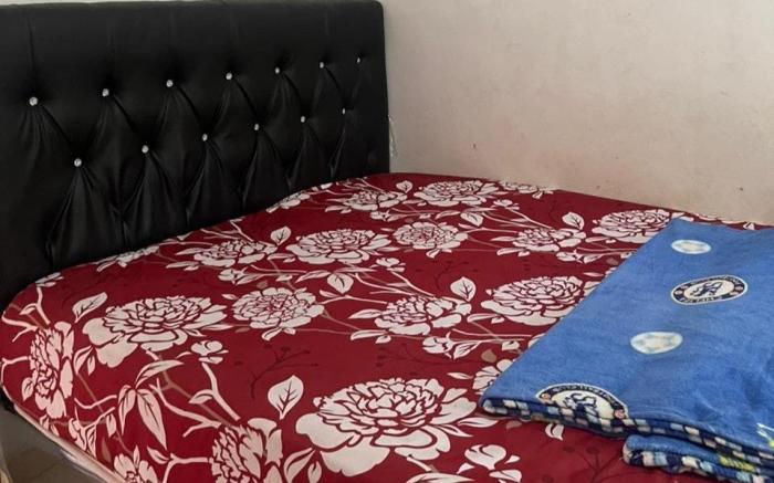 SPOT ON 93378 Lona Guest House Syariah
