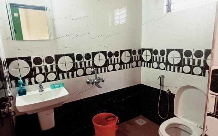 Maanyatha Standard AC Room