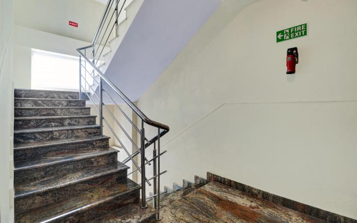 Super Townhouse Ecity Inn