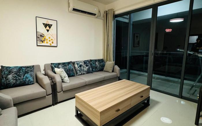 Cozy 3B2R 10pax Forest City Near Tuas