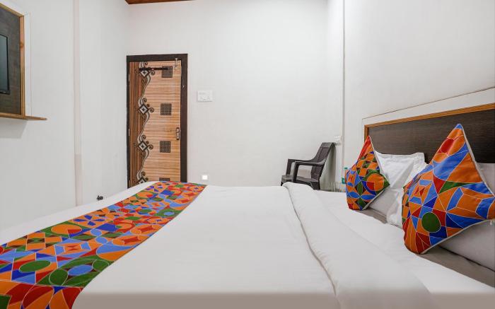 FabExpress Sai Lodging I - Nr. Nashik Railway Station