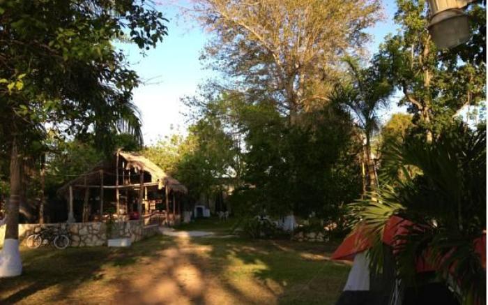Yaxche Centro Hostal y Camping