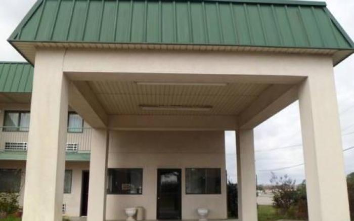 Western Motel - Camilla