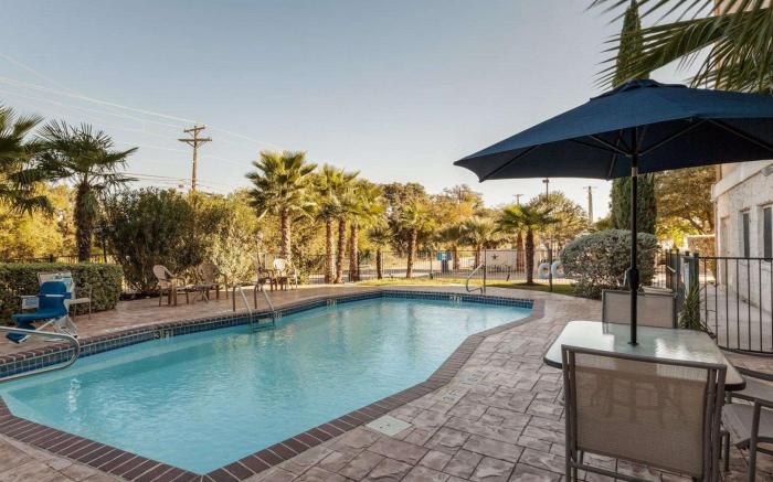 Comfort Inn & Suites Texas Hill Country