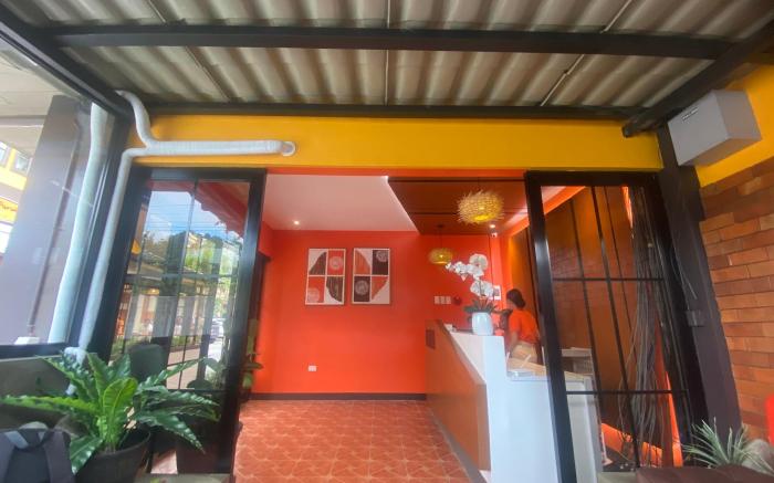 Jovinaj Travellers Inn