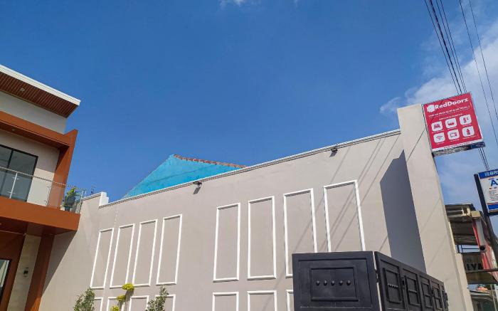 RedDoorz Syariah near Alun Alun Tegal 2